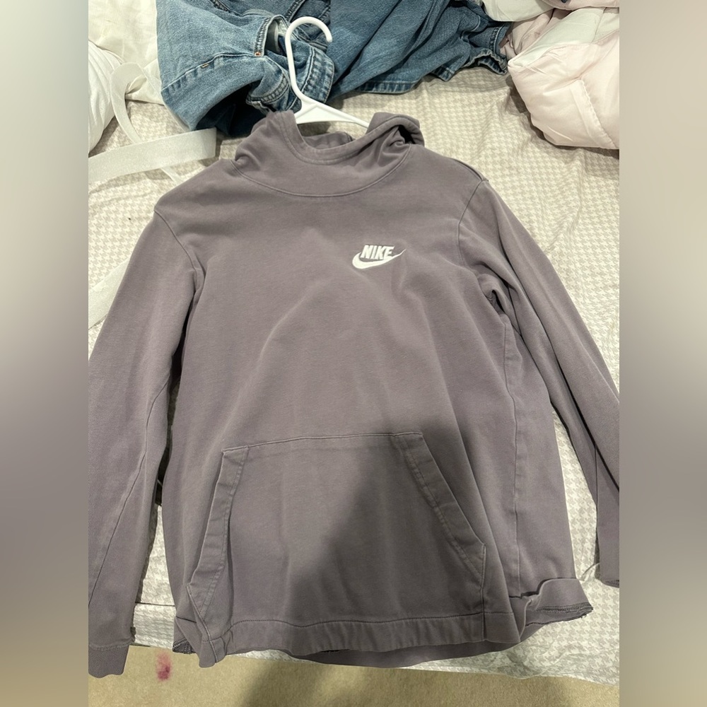XL kids nike sweatshirt, so XS-S in women’s.